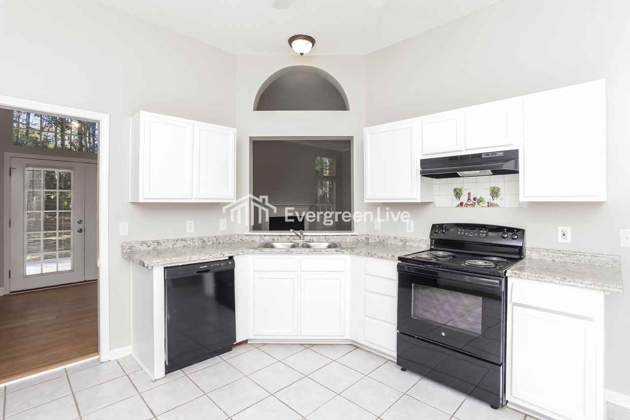 240 Turning Leaf Dr - Photo 5 of 15