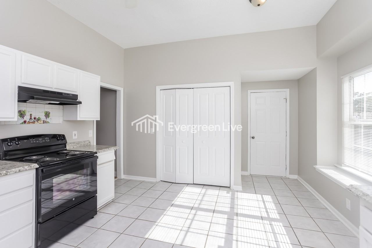 240 Turning Leaf Dr - Photo 7 of 15