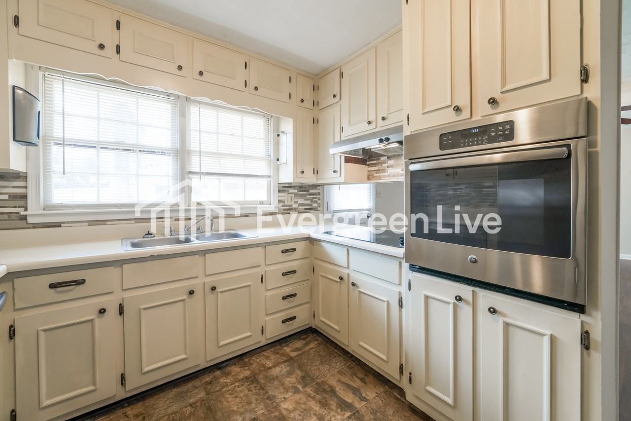 6636 Briarcliff Dr - Photo 2 of 14