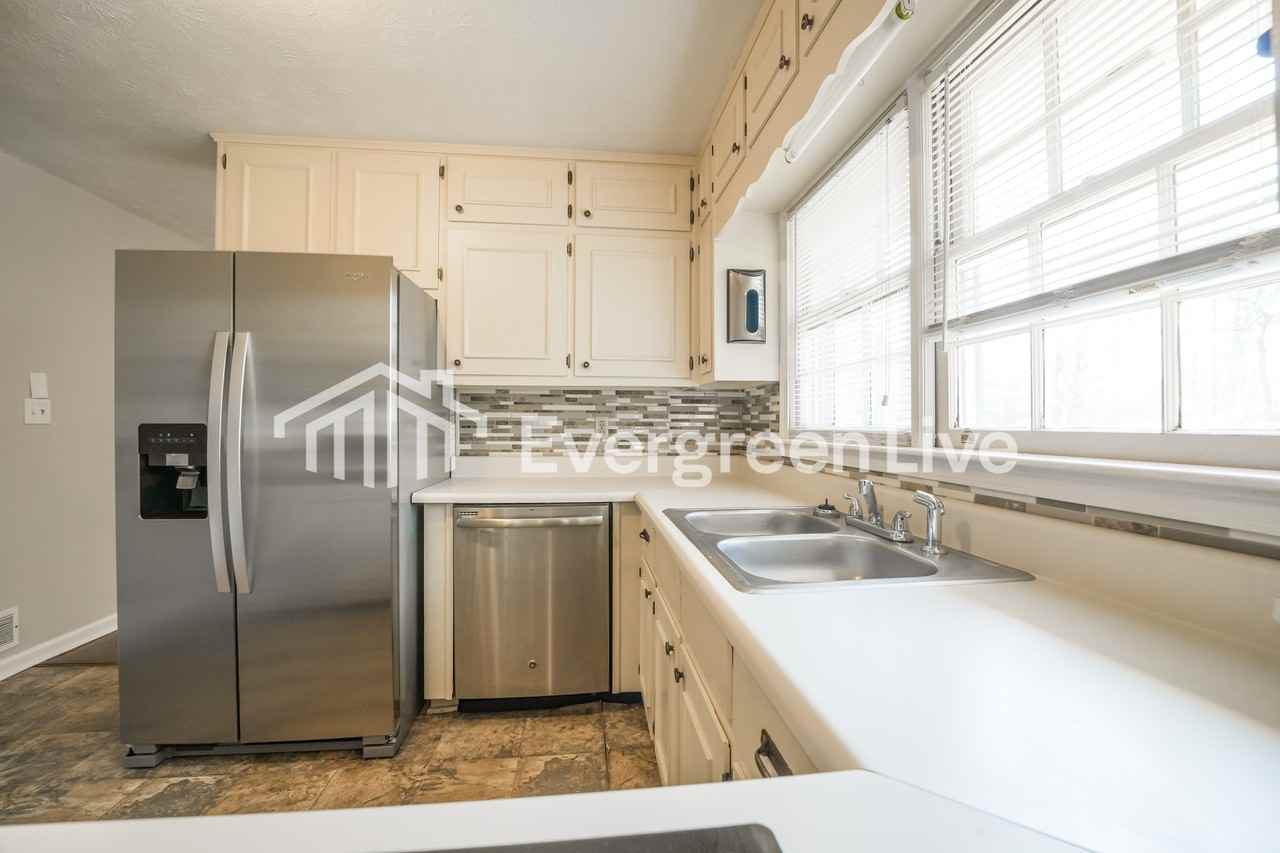 6636 Briarcliff Dr - Photo 3 of 14