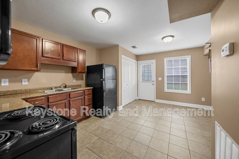 2296 Mccormick Ln #J - Photo 5 of 15
