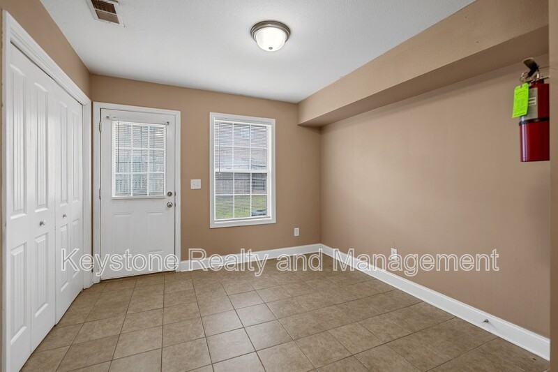 2296 Mccormick Ln #J - Photo 6 of 15