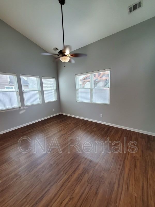 311 Hiawassee Dr - Photo 3 of 15