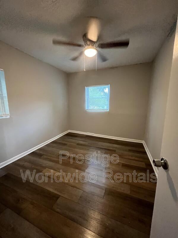 3327 10th St - Photo 7 of 9