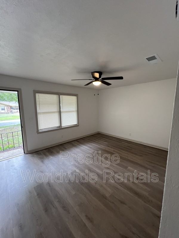 2104 Wellborn Dr - Photo 4 of 8