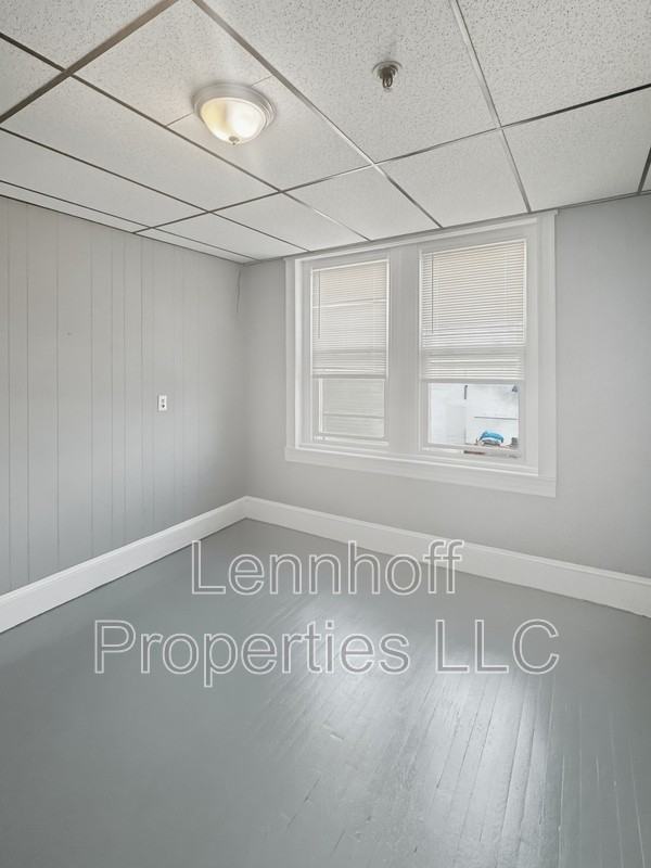 82 S Broadway - Photo 4 of 13