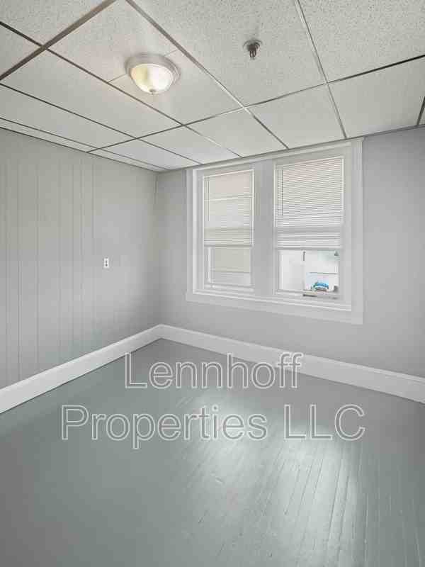 82 S Broadway - Photo 2 of 4