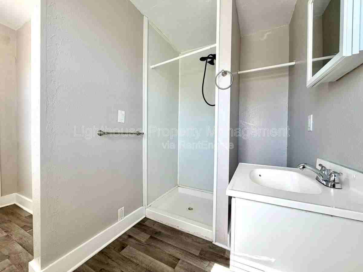 2825 Sanford St #5 - Photo 7 of 10