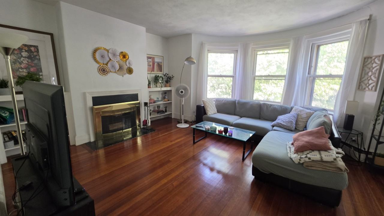 184 Naples Rd #4 - Photo 3 of 16