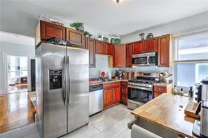 featured image of 390 Hope St ##2