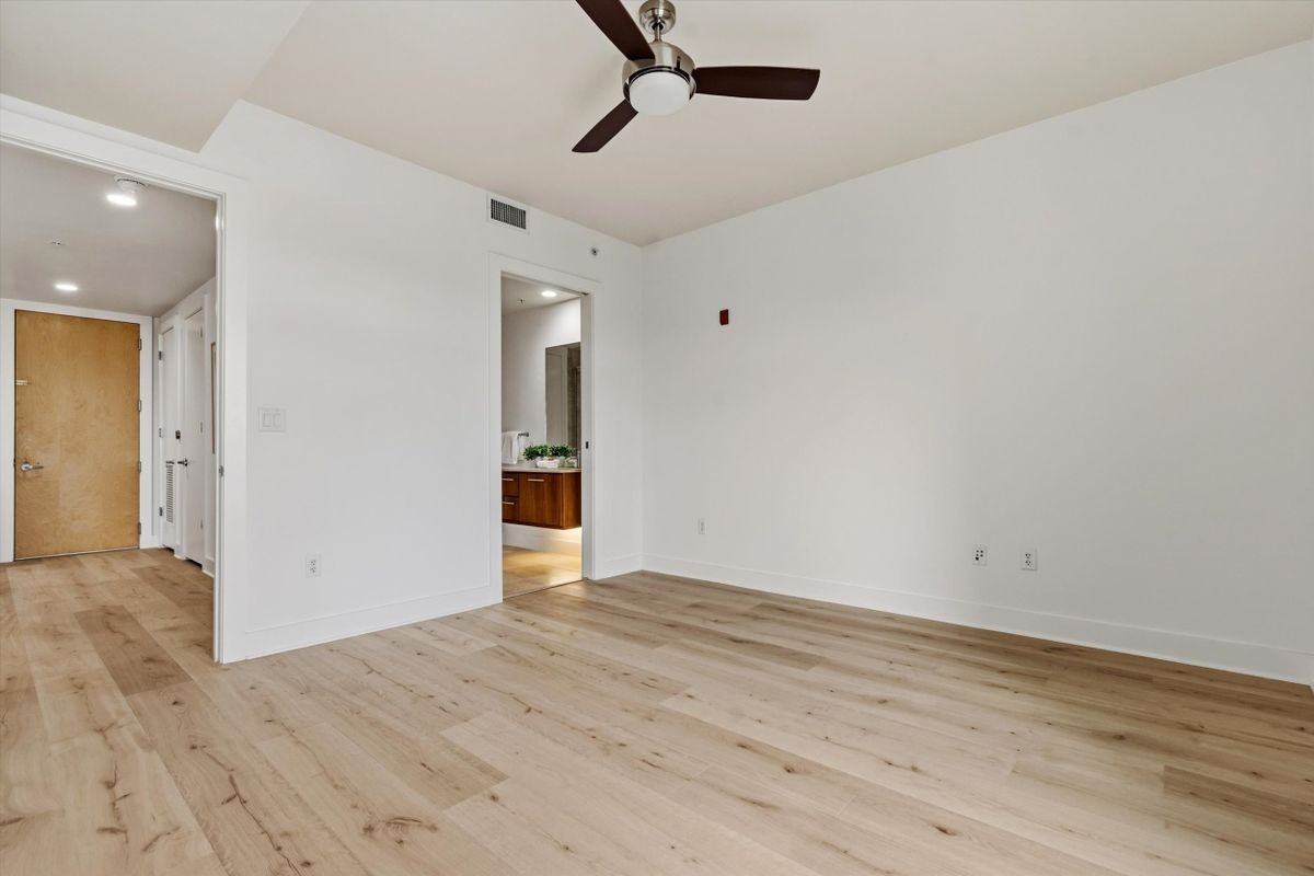 210 Lee Barton Dr ##517 - Photo 6 of 48
