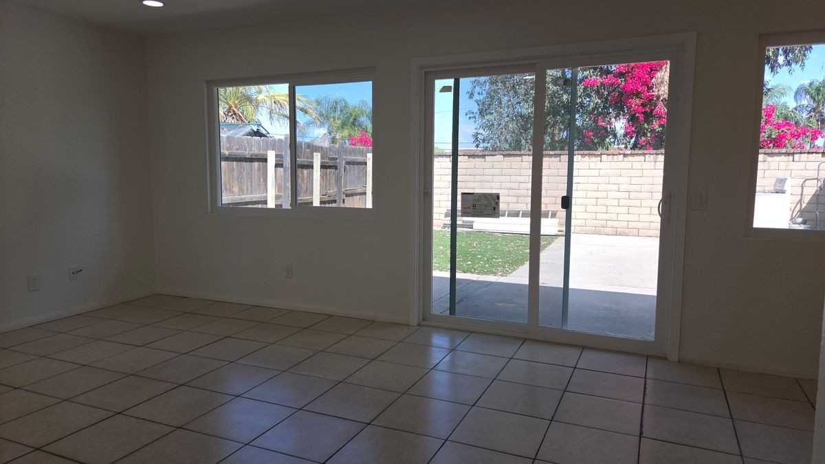 892 Robin Dr - Photo 5 of 19