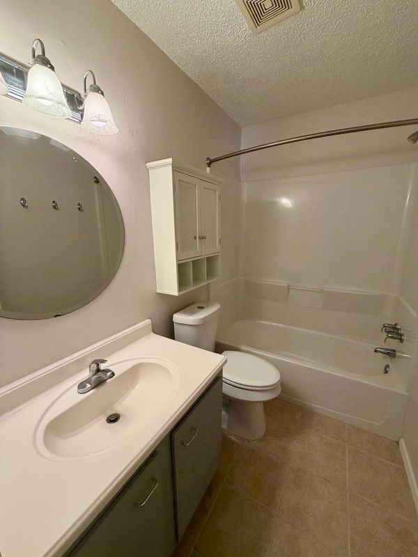 18210 Almonte Ln - Photo 3 of 10