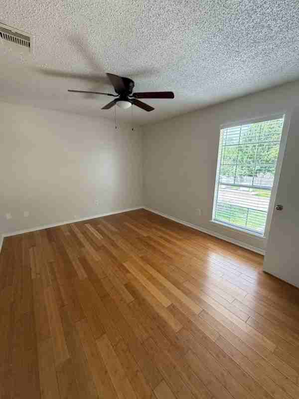 18210 Almonte Ln - Photo 5 of 10