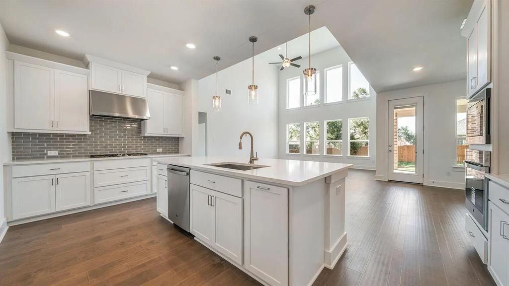 1412 Mulberry Oak Ln - Photo 5 of 26