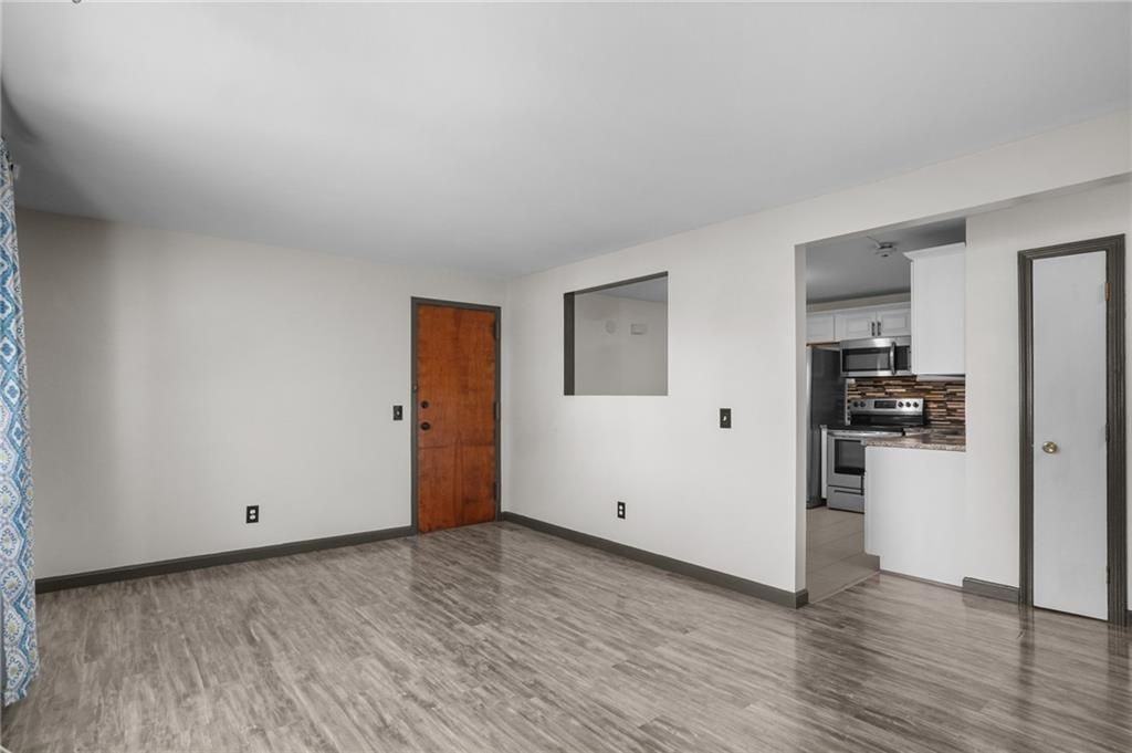 2160 Mineral Spring Ave - Photo 4 of 17