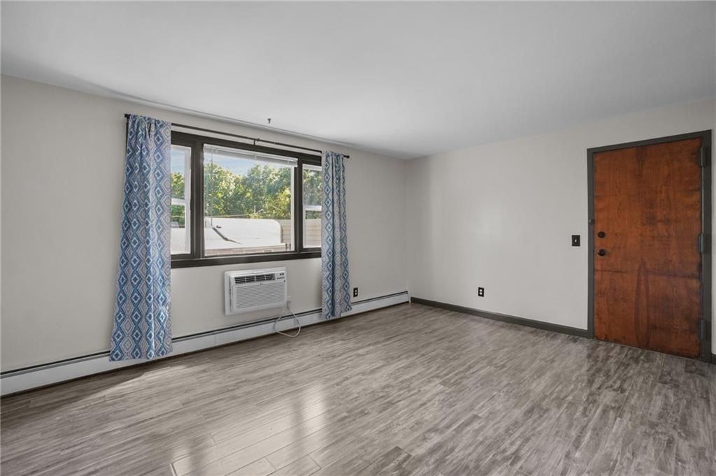 2160 Mineral Spring Ave - Photo 5 of 17
