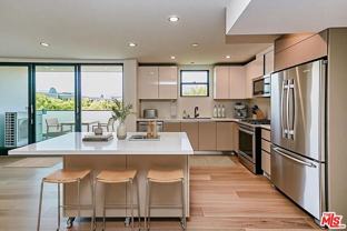328 N Maple Dr ##303 - Photo 1 of 1