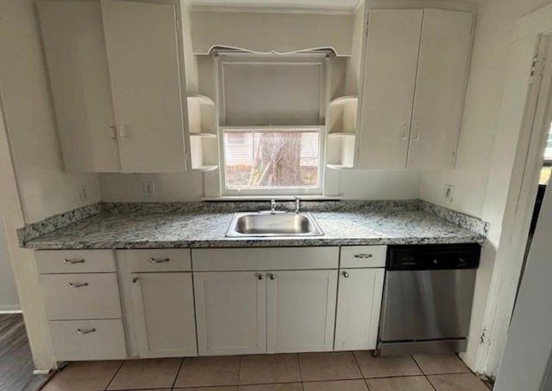 1119 Canton Rd - Photo 3 of 9