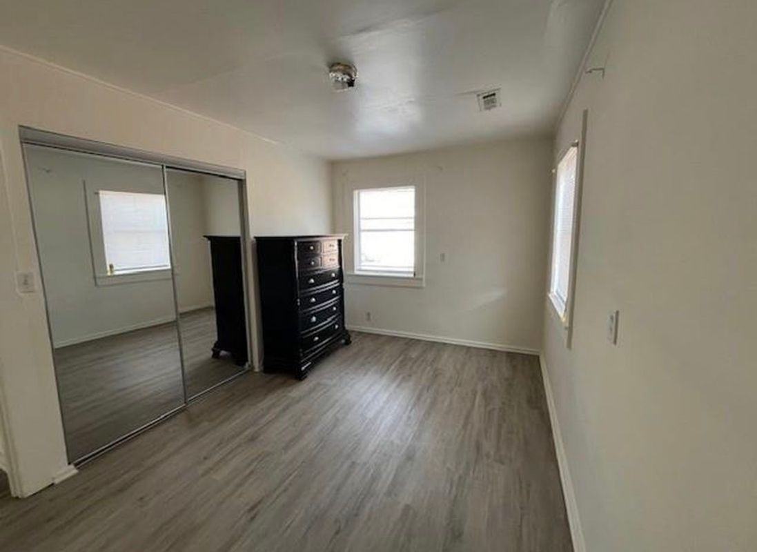 1119 Canton Rd - Photo 6 of 9