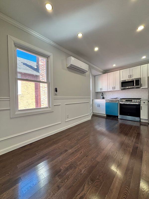 837 Penfield St - Photo 2 of 14