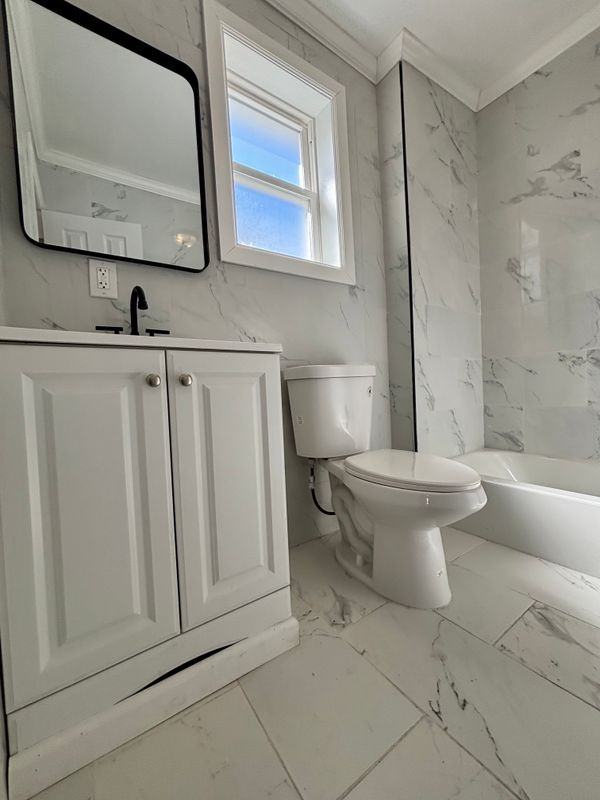 837 Penfield St - Photo 6 of 14