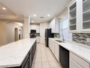19319 Imperial Hills Dr - Photo 4 of 13