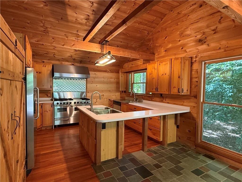 2405 Mountain Rd - Photo 5 of 22