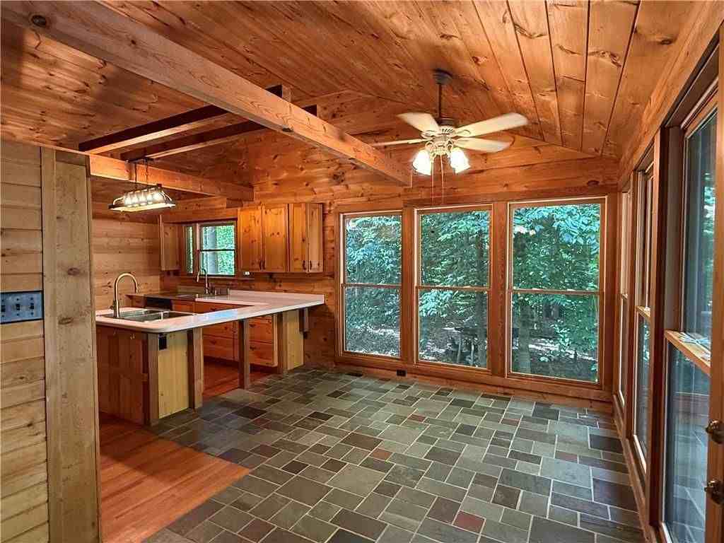 2405 Mountain Rd - Photo 6 of 22