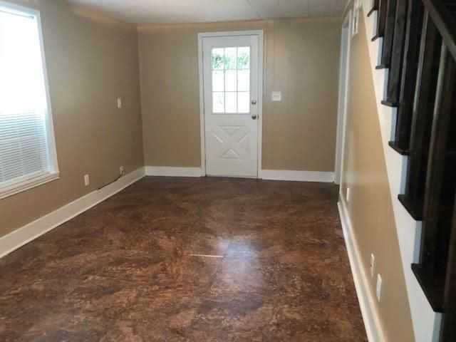 208 Avenue A - Photo 4 of 30