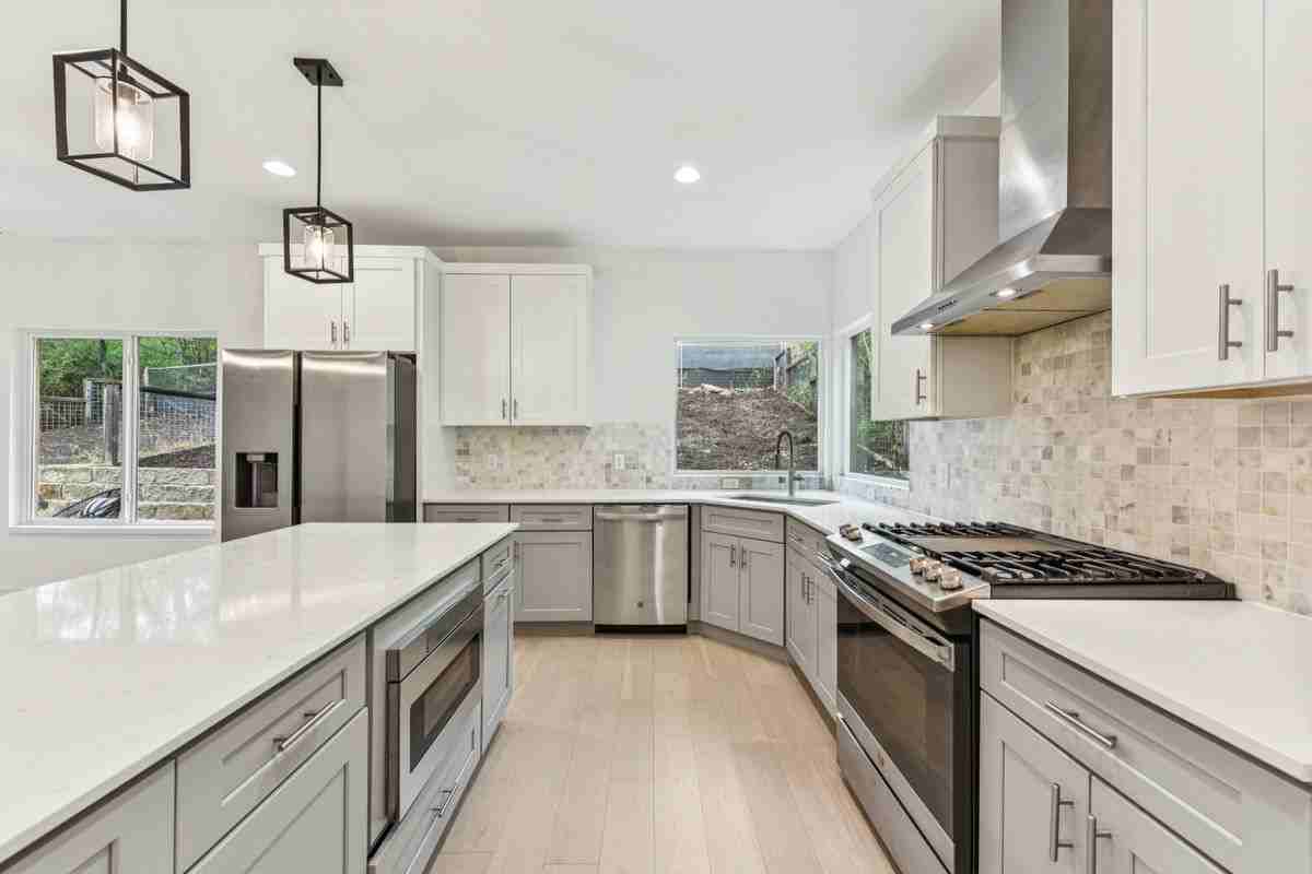 3607 Grant St - Photo 6 of 38
