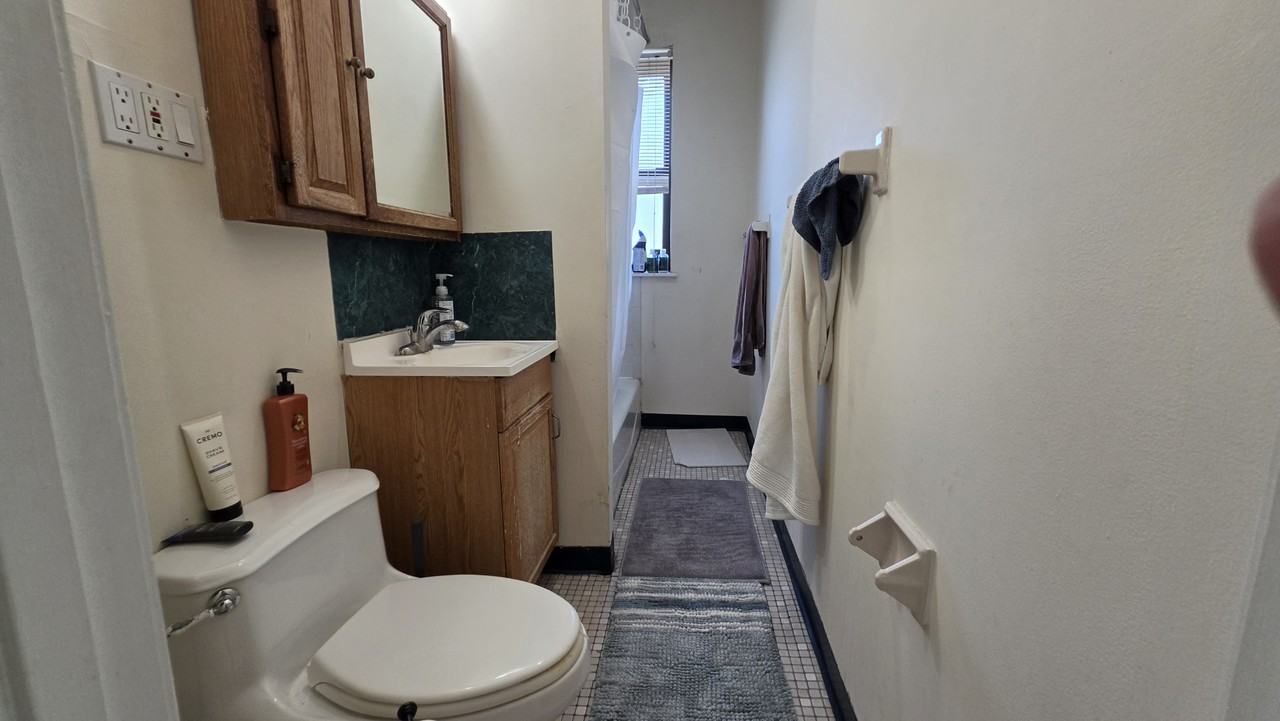 Summit Ave #8 - Photo 6 of 11