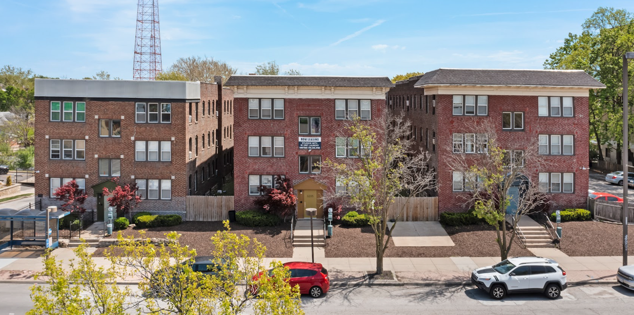 Studios On Broadway - Photo 3 of 15