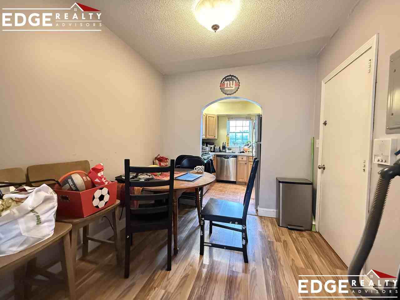 190 Lake Shore Rd #1 - Photo 4 of 10