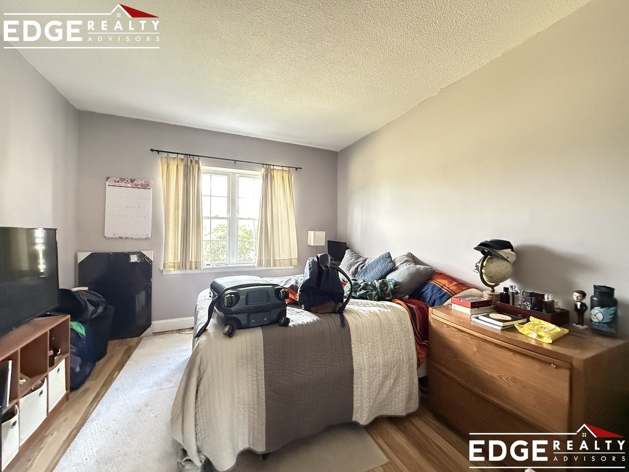 190 Lake Shore Rd #1 - Photo 5 of 10