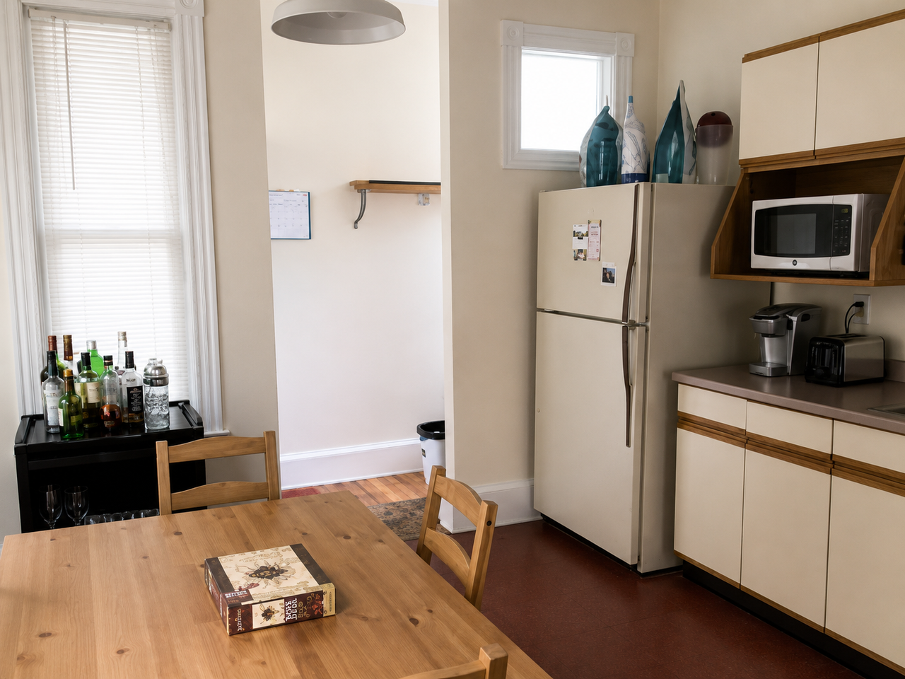 19 Rockwell St #1 - Photo 4 of 10
