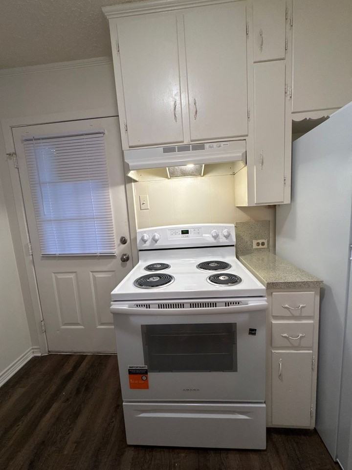 Parkview Apartments - Photo 6 of 31