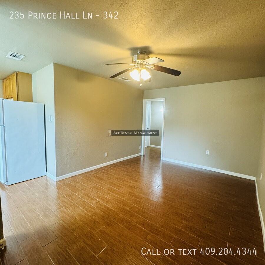 Pine Shadows Duplex Apartments - Photo 2 of 26