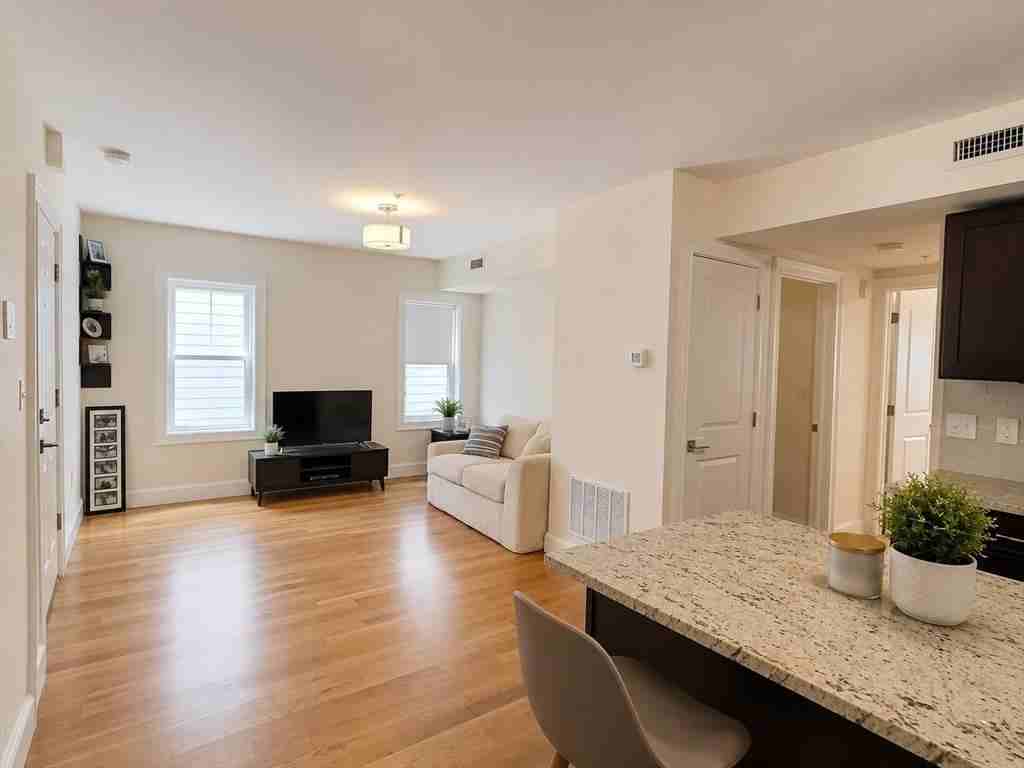 110 South St #2 - Photo 3 of 7