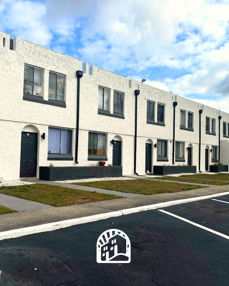 3245 Bourbon Aly W - Photo 6 of 36