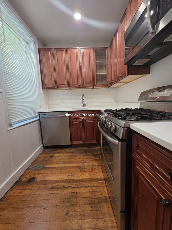 26 Mayfield St #1 - Photo 3 of 12