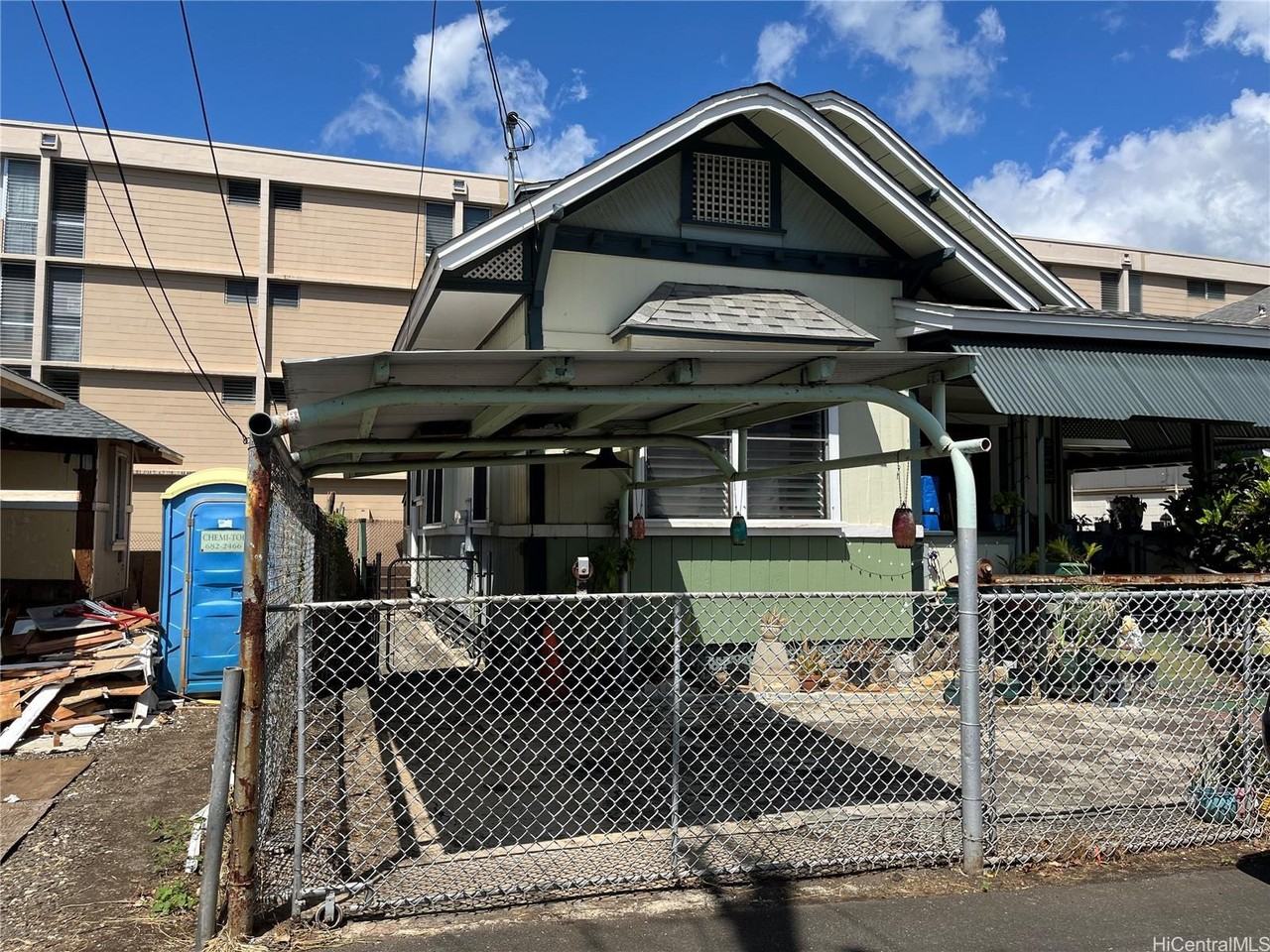 35 S Kuakini St #C - Photo 2 of 14
