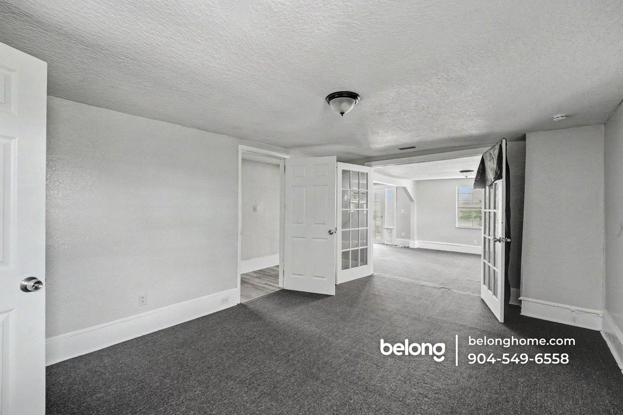 1131 Grothe St #3 - Photo 4 of 16