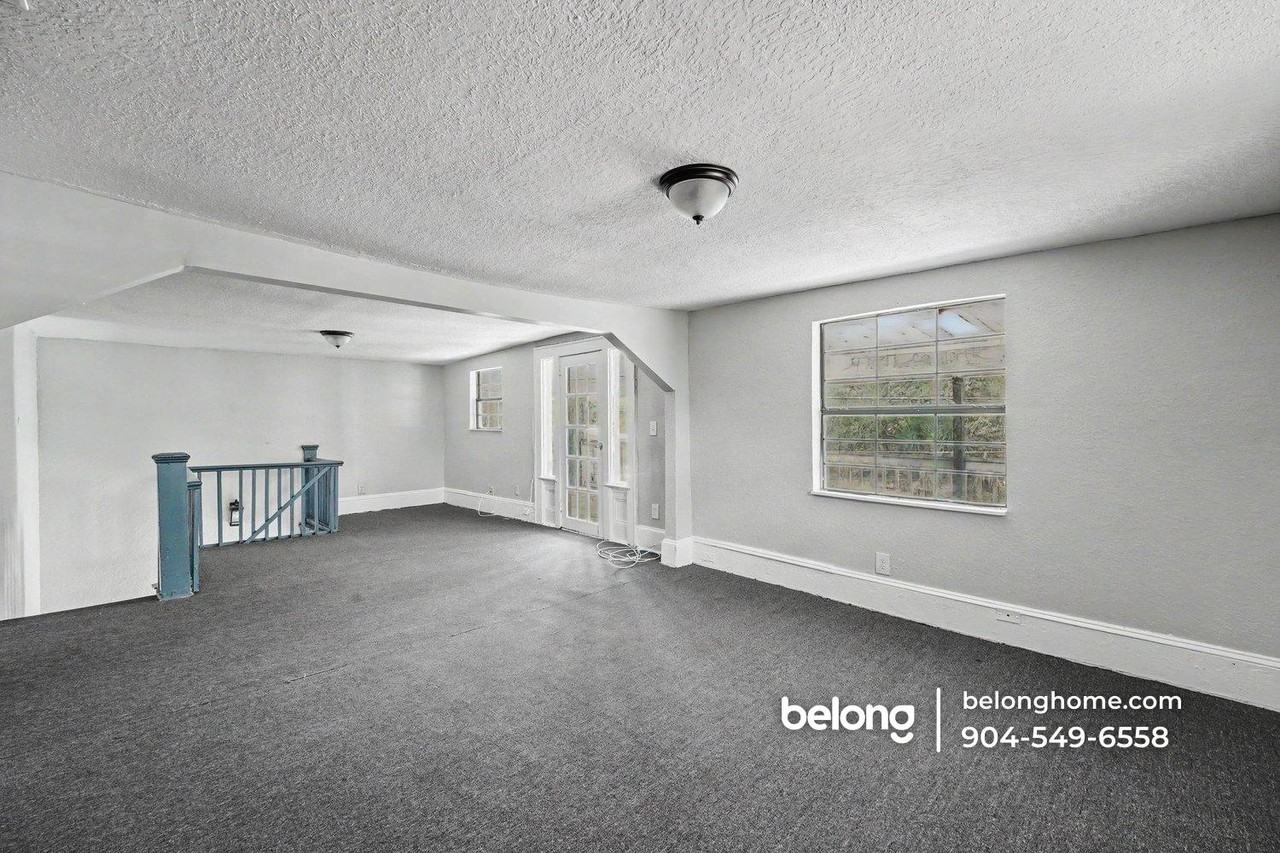 1131 Grothe St #3 - Photo 6 of 16