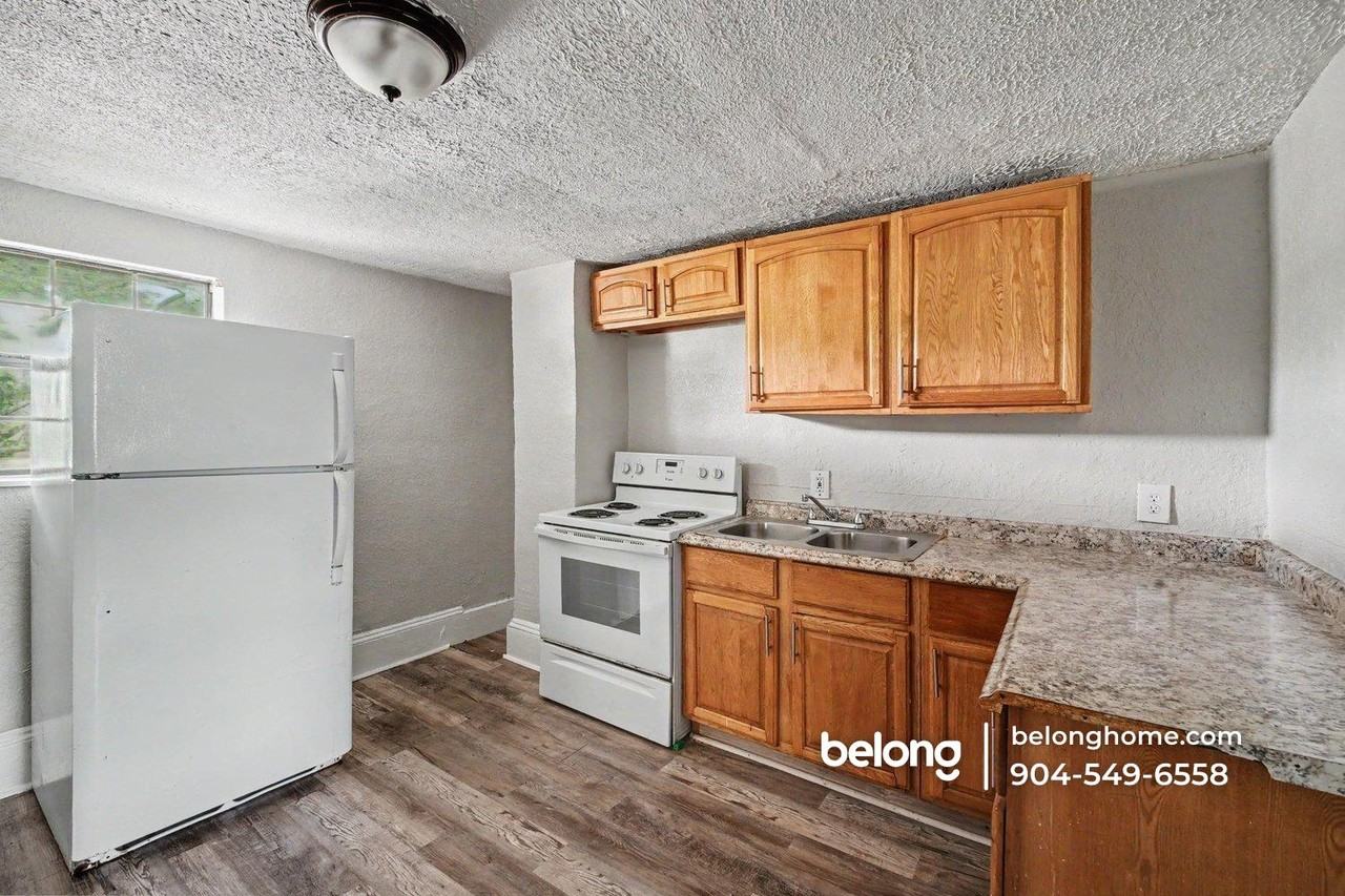 1131 Grothe St #3 - Photo 7 of 16
