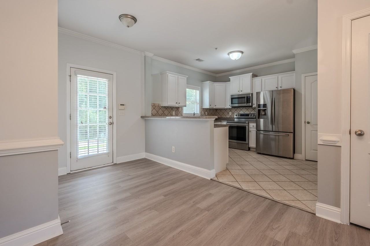 259 Oconee River Cir - Photo 4 of 24
