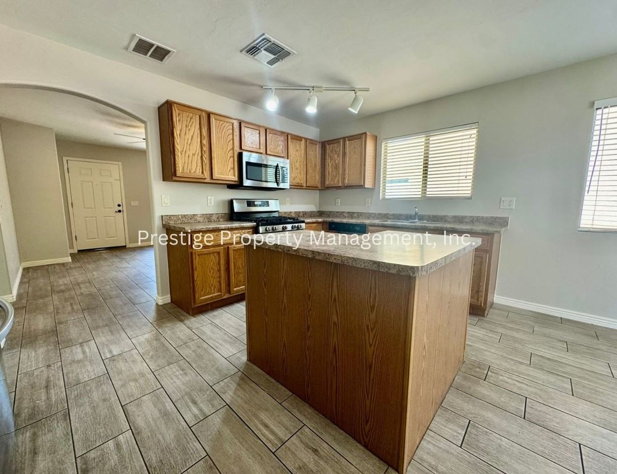 703 W Cholla Crest Dr - Photo 6 of 34
