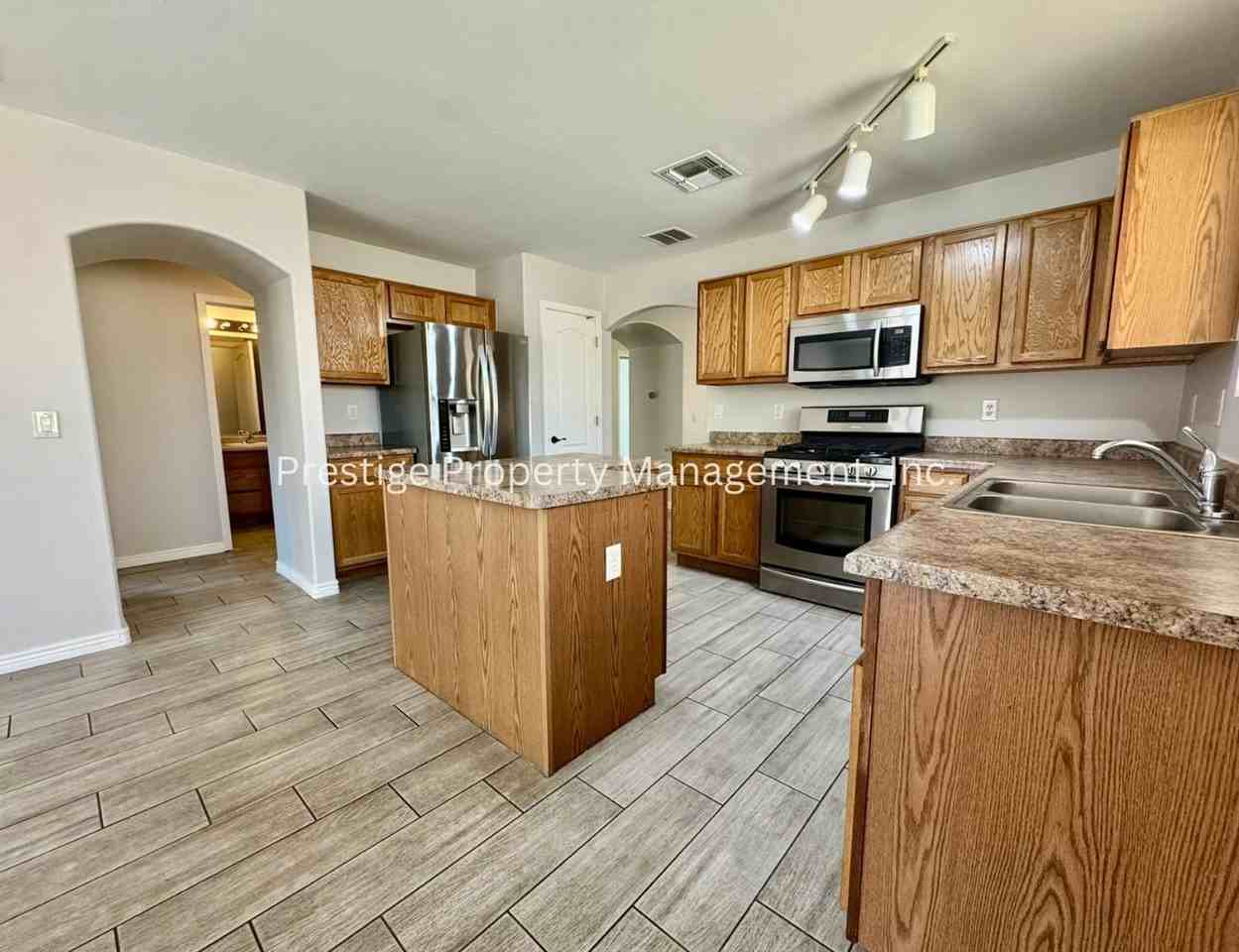 703 W Cholla Crest Dr - Photo 7 of 34