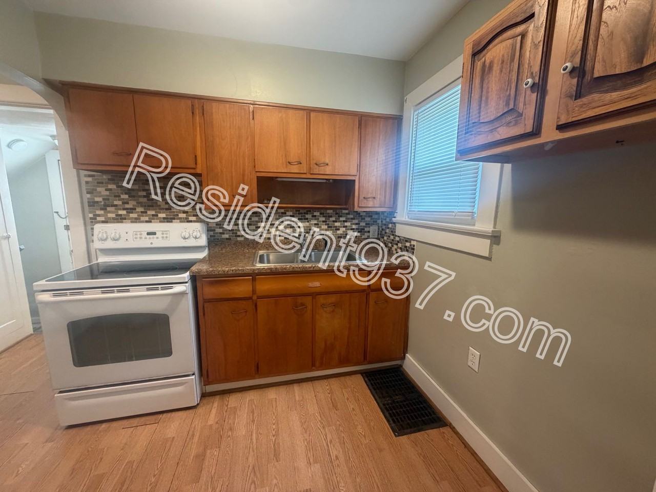 1520 S Smithville Rd - Photo 2 of 21