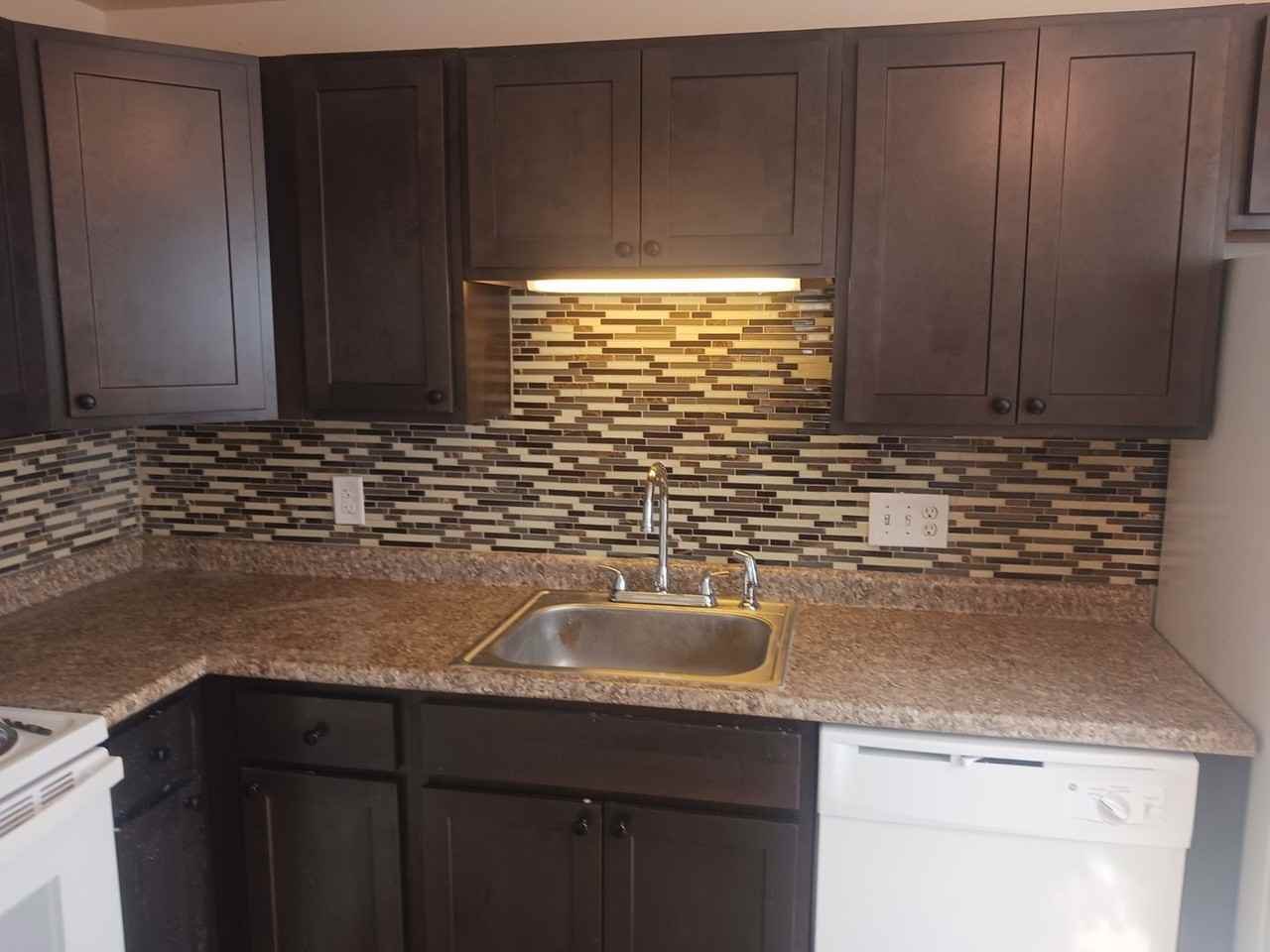 Sheridan Park and Holiday Manor - Photo 2 of 22